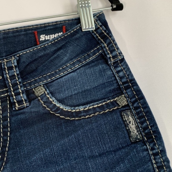 Silver Jeans Co x Bootlegger Dark Blue Suki Mid Capri Jeans - Picture 4 of 13